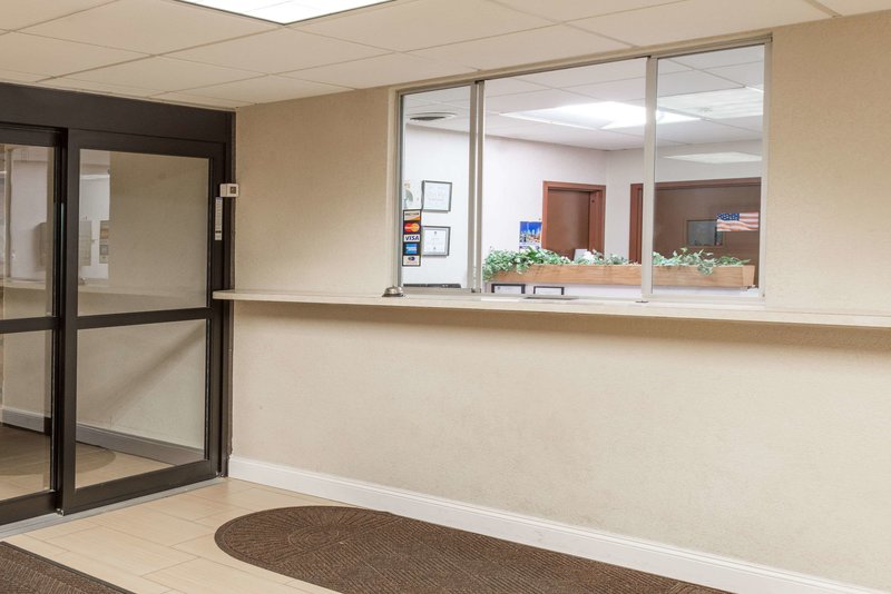 super 8 by wyndham st charles