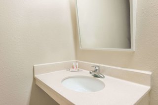 super 8 by wyndham st charles