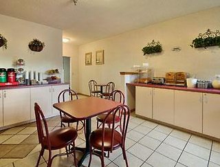 super 8 by wyndham st charles