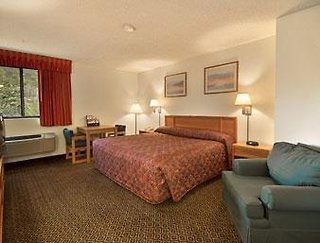 super 8 by wyndham st charles