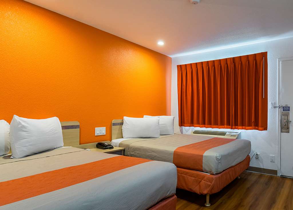 motel 6 lost hills ca