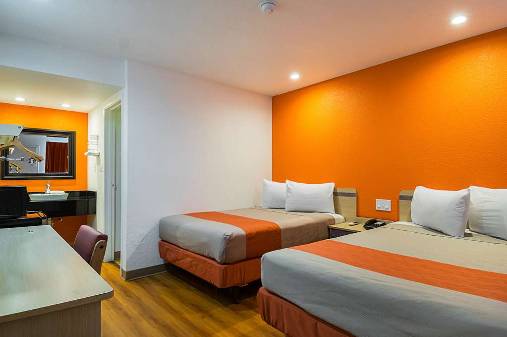 motel 6 lost hills ca