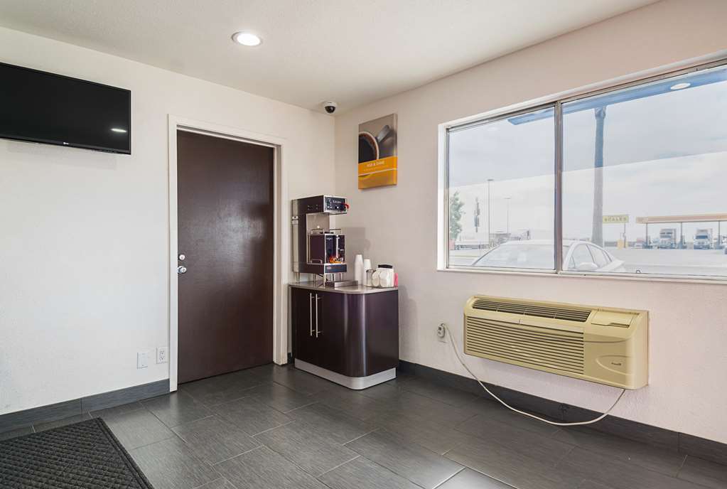 motel 6 lost hills ca