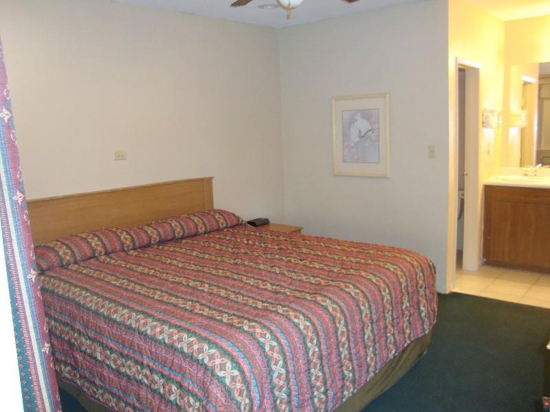 townhouse inn and suites