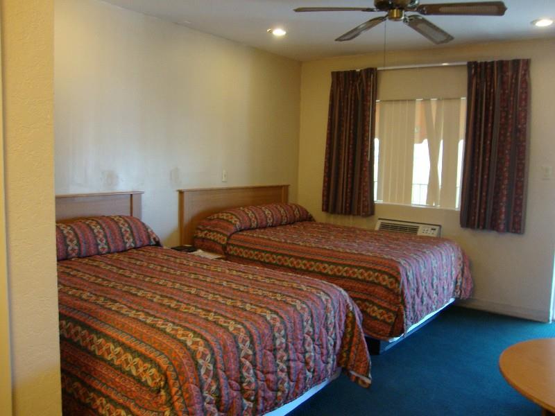 townhouse inn and suites