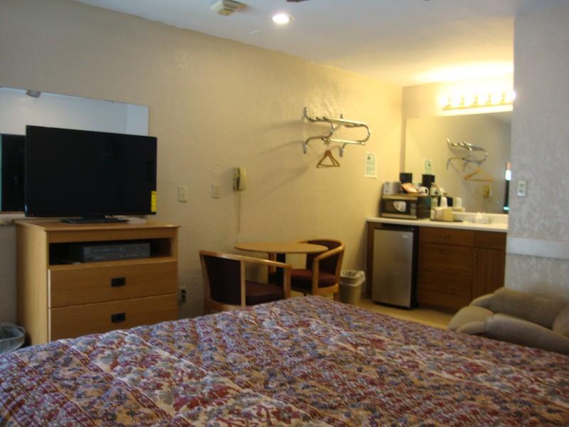 townhouse inn and suites