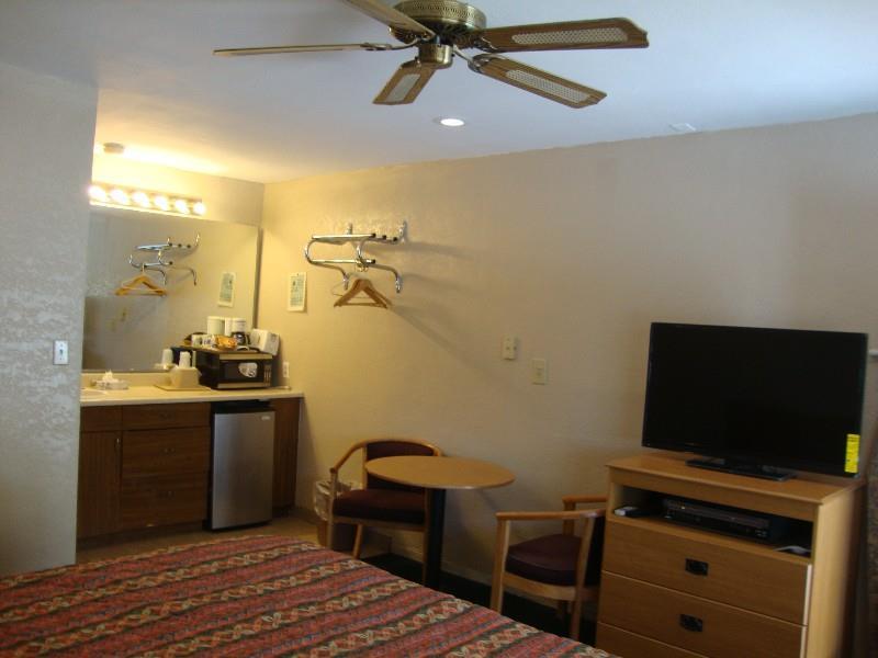 townhouse inn and suites