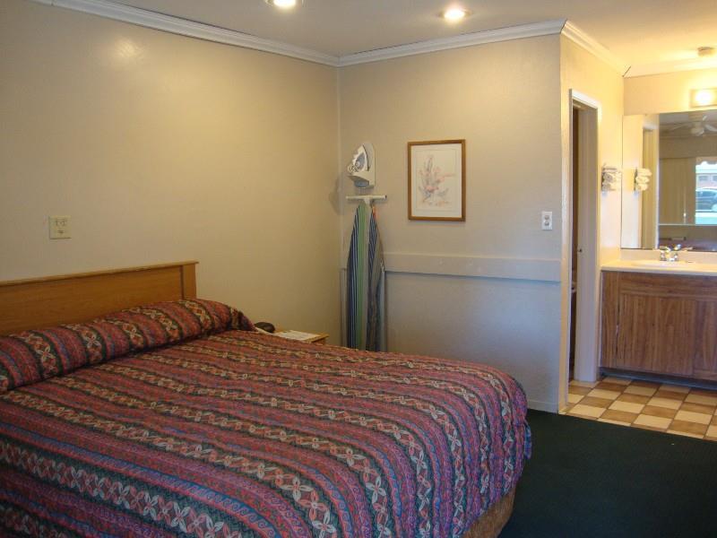 townhouse inn and suites