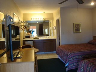 townhouse inn and suites