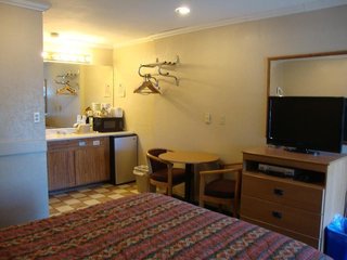 townhouse inn and suites