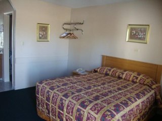 townhouse inn and suites