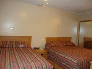 townhouse inn and suites
