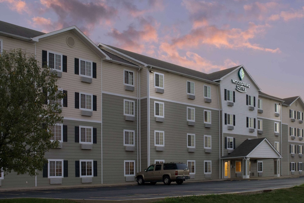 woodspring suites champaign near university