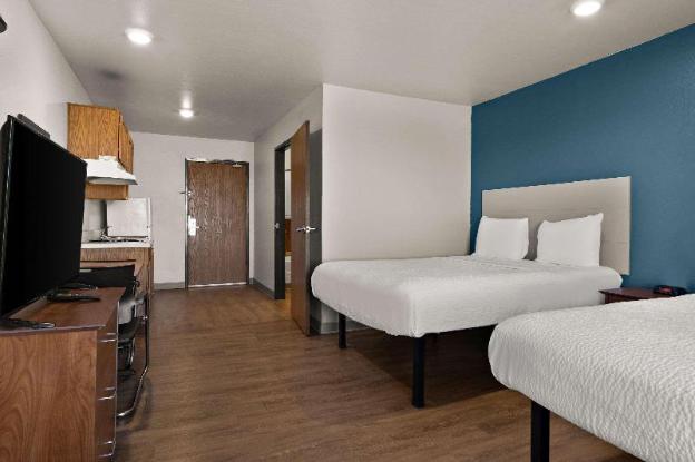 woodspring suites champaign near university