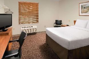 woodspring suites champaign near university