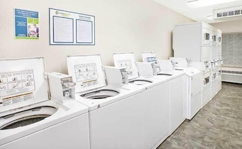 woodspring suites champaign near university