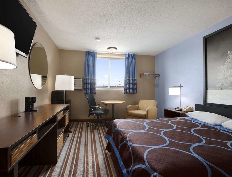super 8 by wyndham council bluffs ia omaha ne area