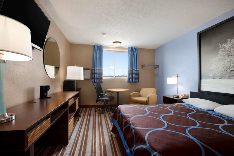 super 8 by wyndham council bluffs ia omaha ne area
