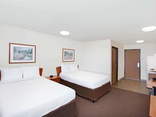 woodspring suites denton