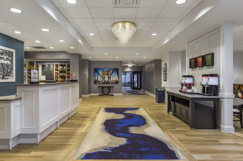 hampton inn and suites newport cincinnati
