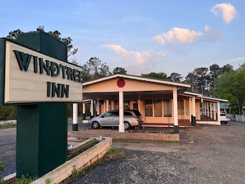 Windtree Inn,,2 star