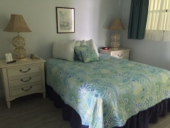 Tuckaway Shores Resort,On The Beach,3 star