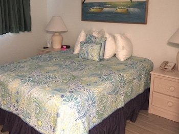 Tuckaway Shores Resort,On The Beach,3 star