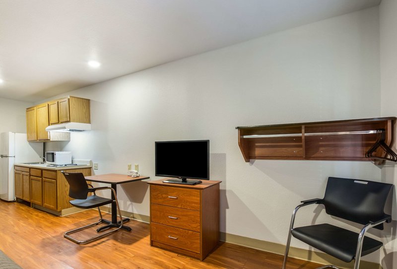 extended stay america select suites louisville south