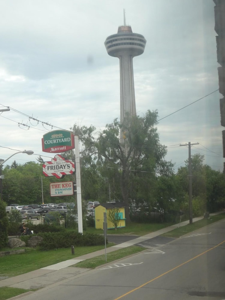 empress inn and suites by the falls