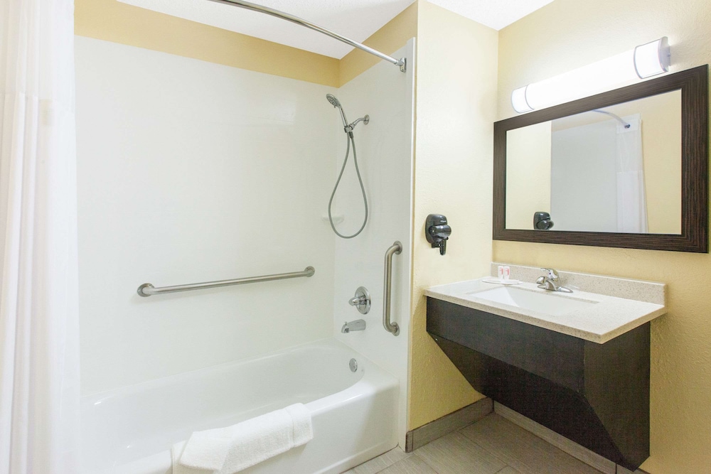 days inn by wyndham miami