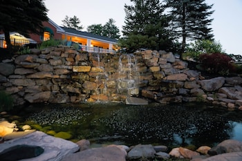 Innseason Resorts The Falls At Ogunquit,Ogunquit - Wells>>Ogunquit,3 star
