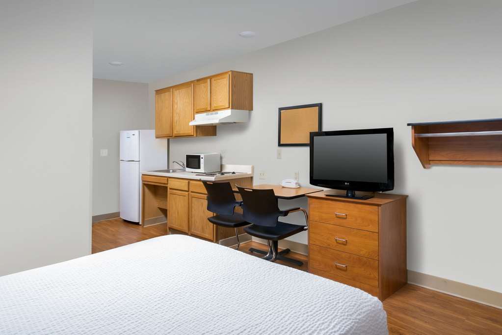 extended stay america select suites phoenix west