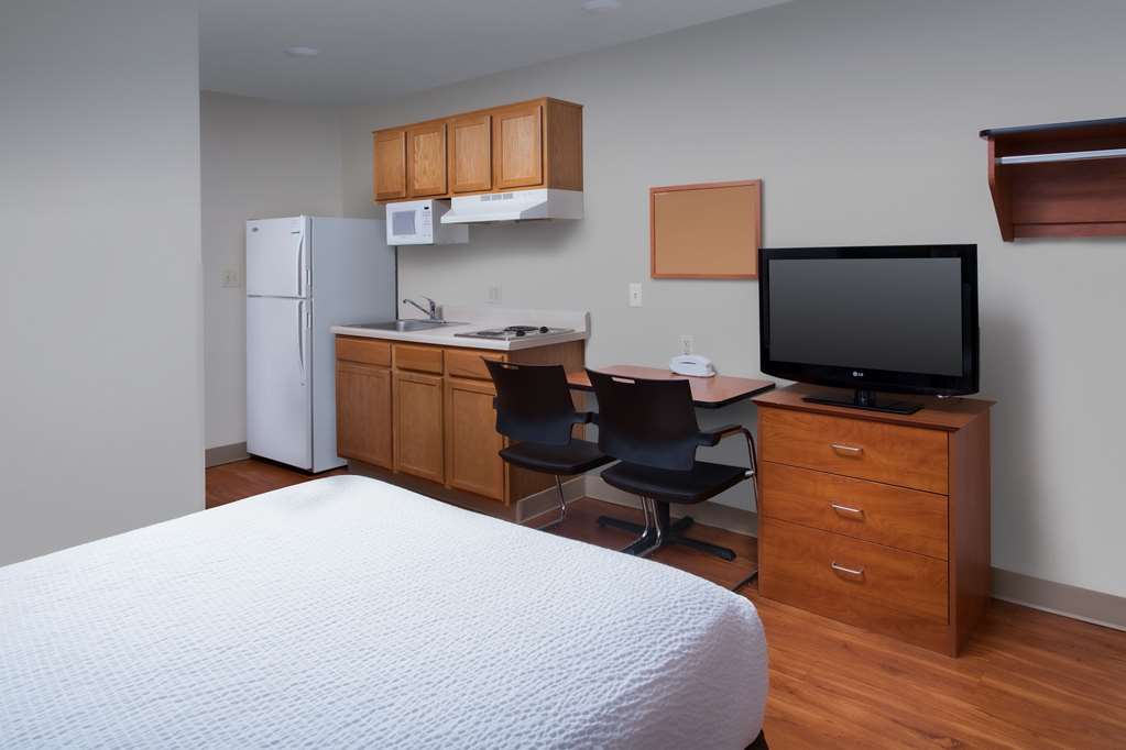 extended stay america select suites phoenix west