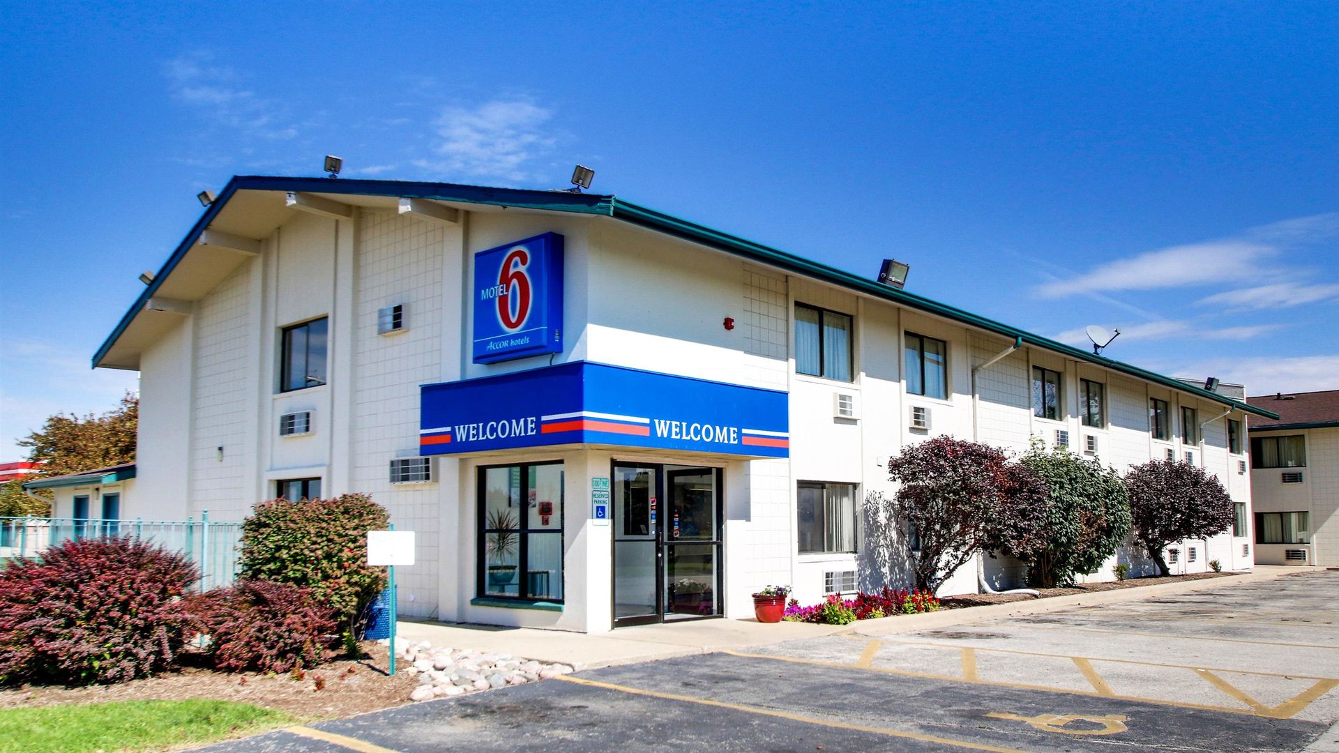 motel 6 normal il bloomington area