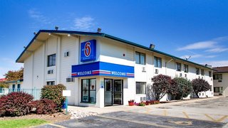 motel 6 normal il bloomington area