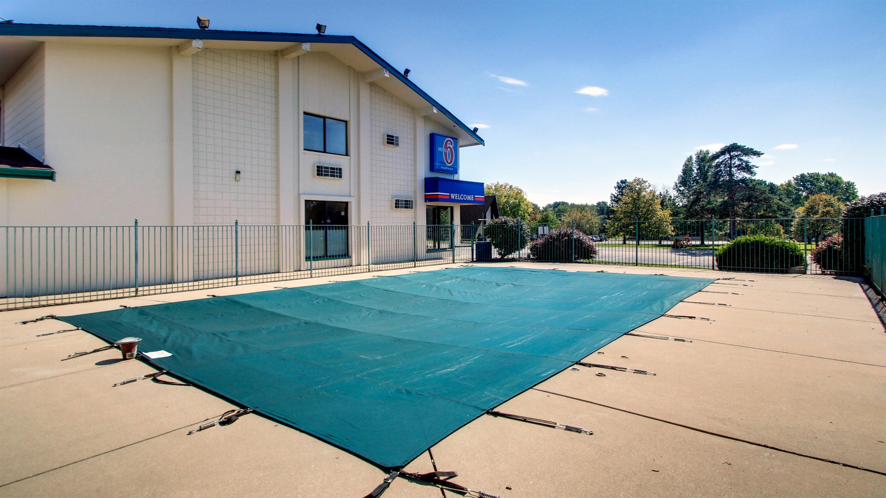 motel 6 normal il bloomington area