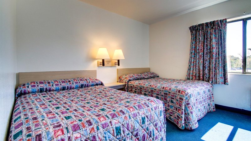 motel 6 normal il bloomington area