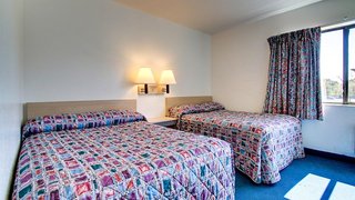 motel 6 normal il bloomington area