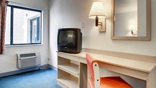 motel 6 normal il bloomington area
