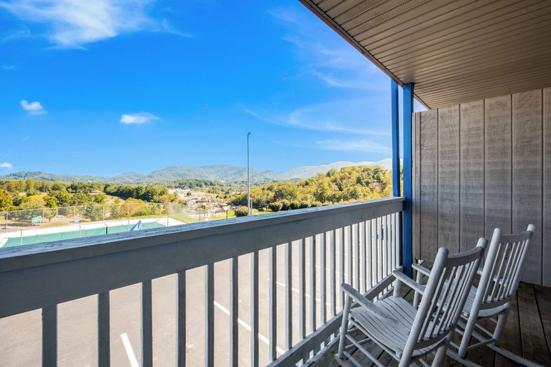 econo lodge waynesville nc