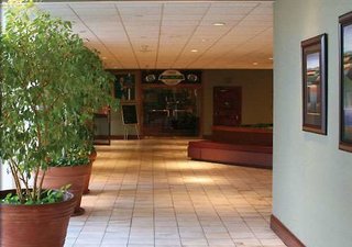 Doubletree By Hilton Huntington,Chesapeake>>Barboursville,4 star