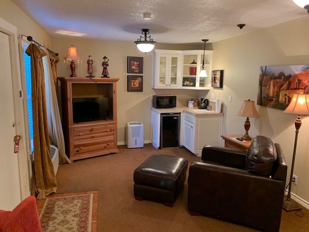 rainbow courts motel