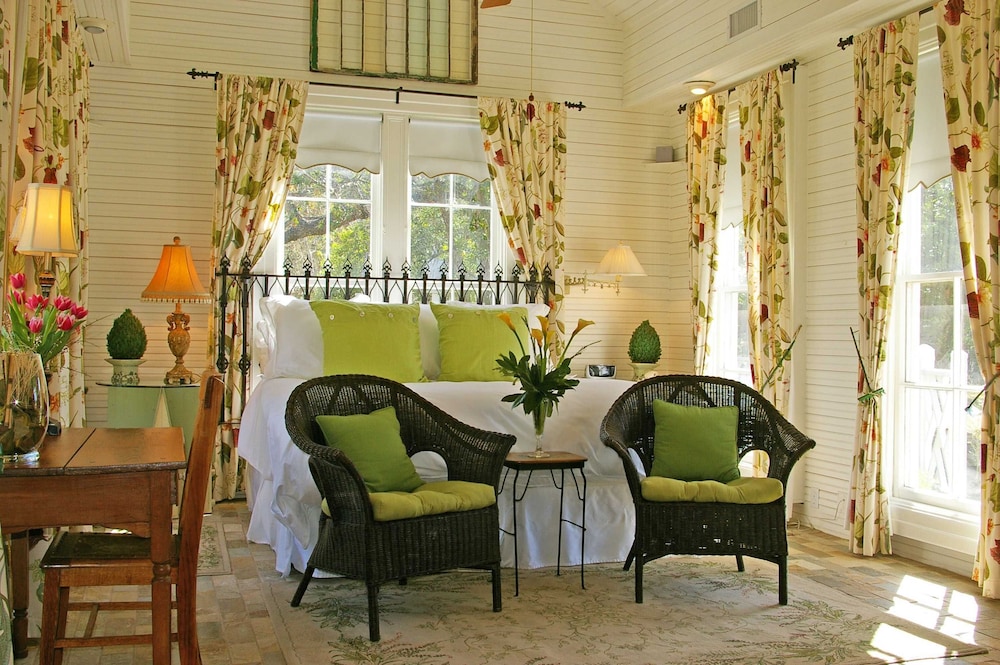 rainbow courts motel