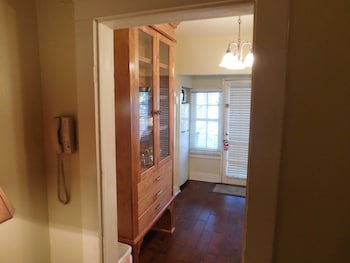 rainbow courts motel