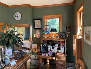 rainbow courts motel