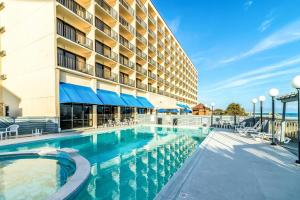 crystal coast oceanfront hotel