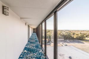 crystal coast oceanfront hotel