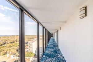 crystal coast oceanfront hotel