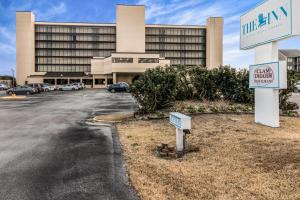 crystal coast oceanfront hotel