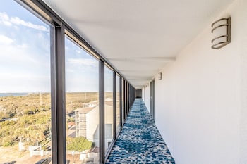 crystal coast oceanfront hotel